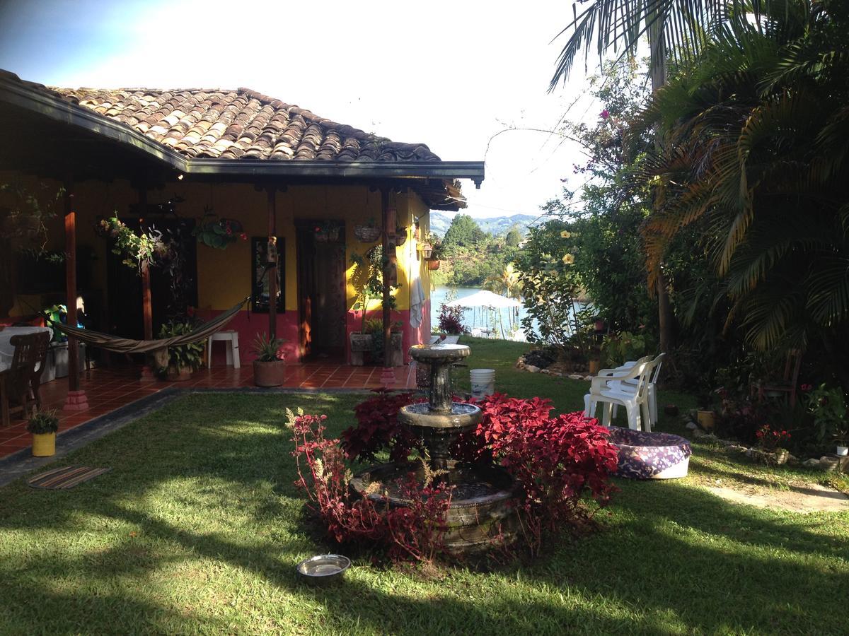 Casa Finca Tipica The Lake Hotel Guatape Bagian luar foto
