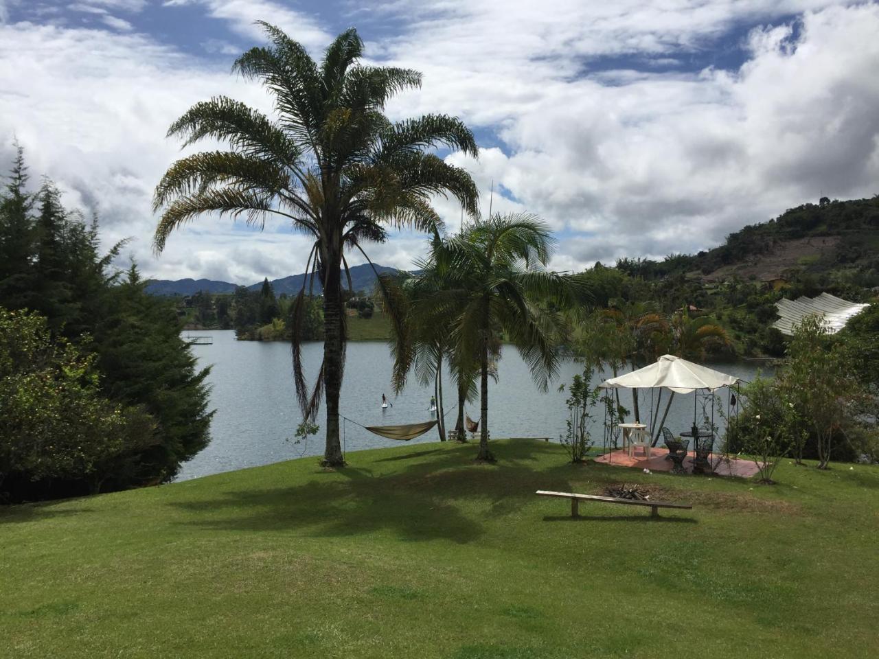 Casa Finca Tipica The Lake Hotel Guatape Bagian luar foto